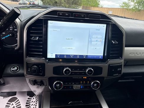 Used 2022 Ford F350 Lariat w/ Black Appearance Package AWD/4WD image 17