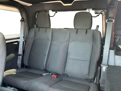 Used 2021 Jeep Wrangler Rubicon AWD/4WD image 21