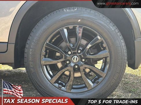 Used 2018 Nissan Rogue SV image 15