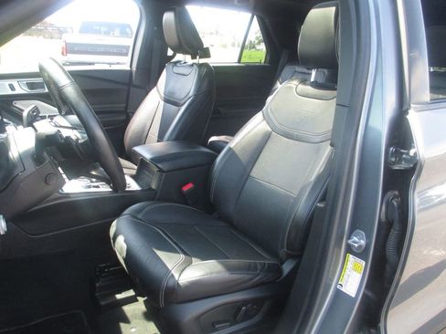 Used 2022 Ford Explorer ST w/ Equipment Group 401A AWD/4WD image 21