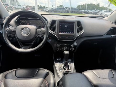 Used 2019 Jeep Cherokee Trailhawk w/ Comfort/Convenience Group AWD/4WD image 7