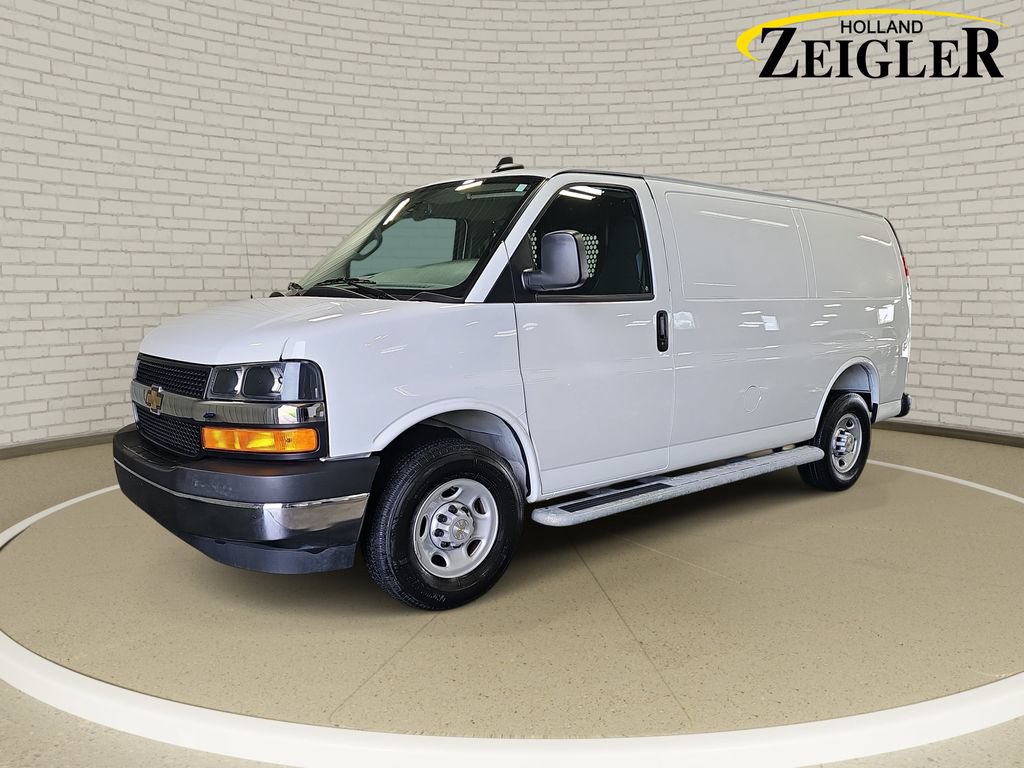 Used 2025 Chevrolet Express 2500 w/ Driver Convenience Package RWD image 1