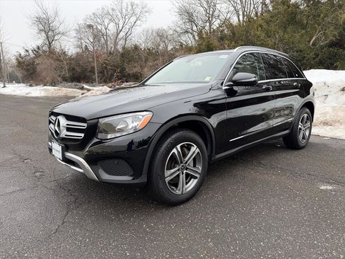 Used 2018 Mercedes-Benz GLC 300 4MATIC image 1