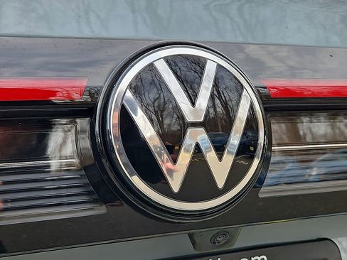 New 2026 Volkswagen Taos SE AWD/4WD image 22