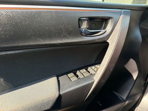 Used 2015 Toyota Corolla LE FWD image 30