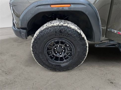 Used 2024 GMC Canyon AT4X w/ AT4X AEV Edition image 20