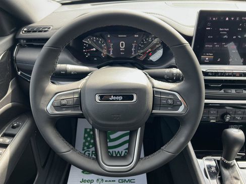 New 2026 Jeep Compass Latitude image 20