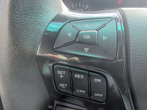 Used 2016 Ford Explorer XLT image 16