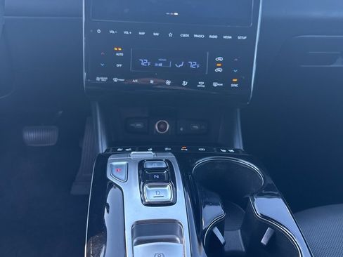 Used 2024 Hyundai Tucson Limited image 32