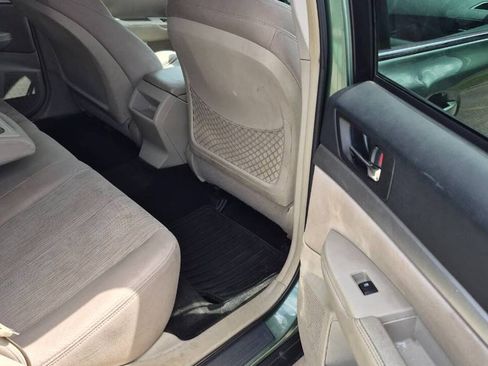 Used 2014 Subaru Outback 2.5i Premium w/ Moonroof Package AWD/4WD image 12