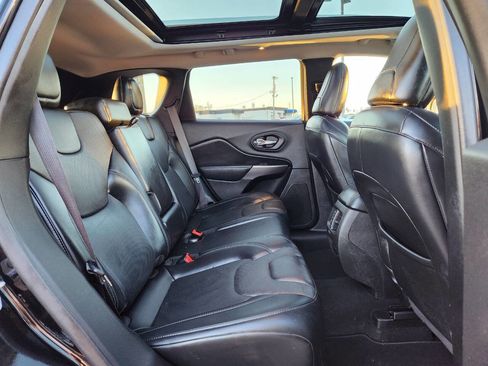 Used 2020 Jeep Cherokee Limited image 14