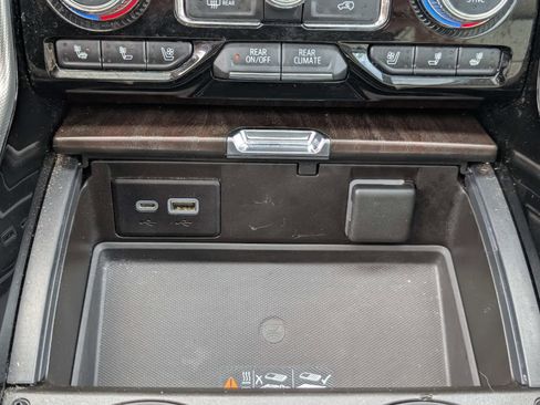 Certified 2021 GMC Yukon Denali w/ Denali Premium Package AWD/4WD image 28