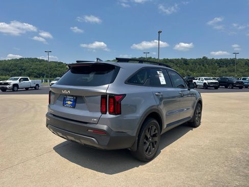Used 2023 Kia Sorento S w/ Panoramic Sunroof Package AWD/4WD image 4