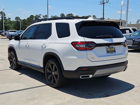 Used 2025 Honda Pilot Touring image 7