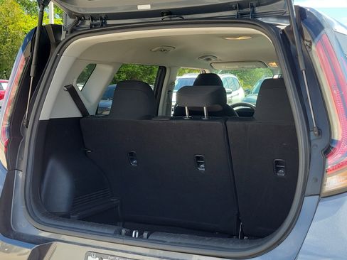 Used 2023 Kia Soul LX w/ LX Technology Package image 13