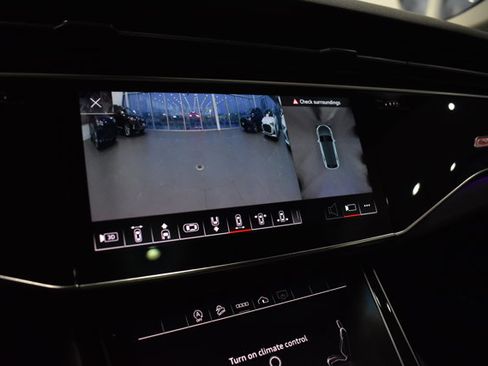 Used 2023 Audi Q8 Premium Plus w/ Premium Plus Package image 22