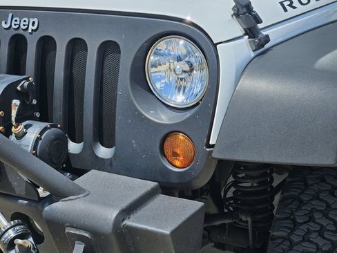 Used 2013 Jeep Wrangler Unlimited Rubicon w/ Connectivity Group AWD/4WD image 9
