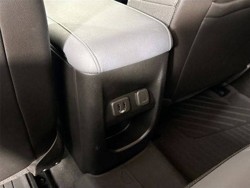 Used 2021 Chevrolet Colorado Z71 w/ Safety Package AWD/4WD image 33