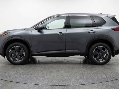 Used 2025 Nissan Rogue SV FWD image 5