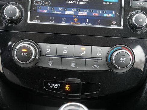 Certified 2022 Nissan Rogue Sport S image 23