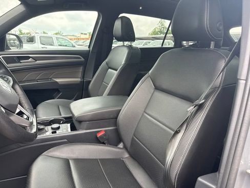Used 2023 Volkswagen Atlas Cross Sport SEL R-Line AWD/4WD image 9