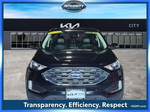 Used 2023 Ford Edge Titanium image 2