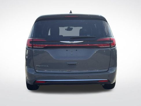 Certified 2025 Chrysler Pacifica Select FWD image 8