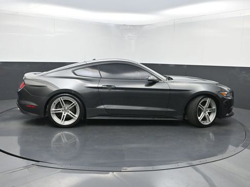 Used 2016 Ford Mustang Premium RWD image 39