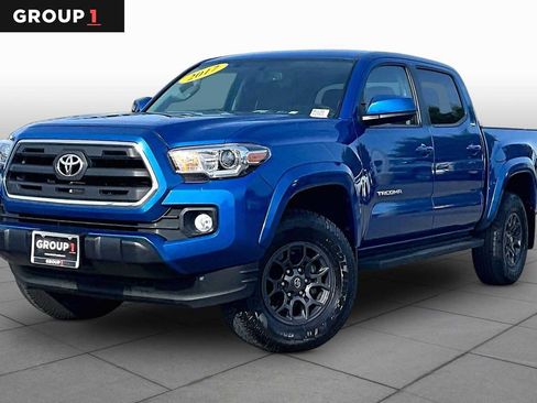 Used 2017 Toyota Tacoma SR5 w/ Tow Package AWD/4WD image 1