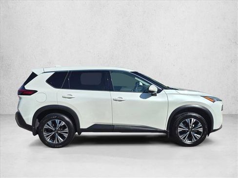 Used 2021 Nissan Rogue SV FWD image 4
