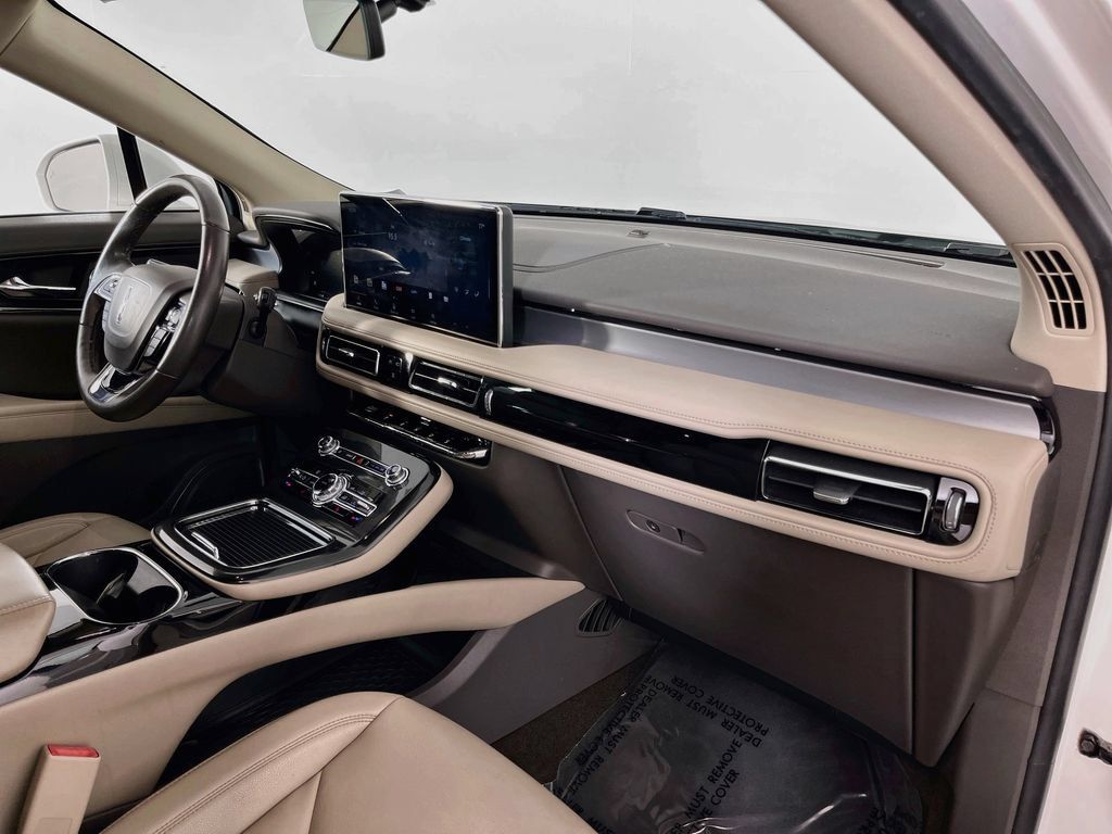 Used 2022 Lincoln Nautilus FWD image 33