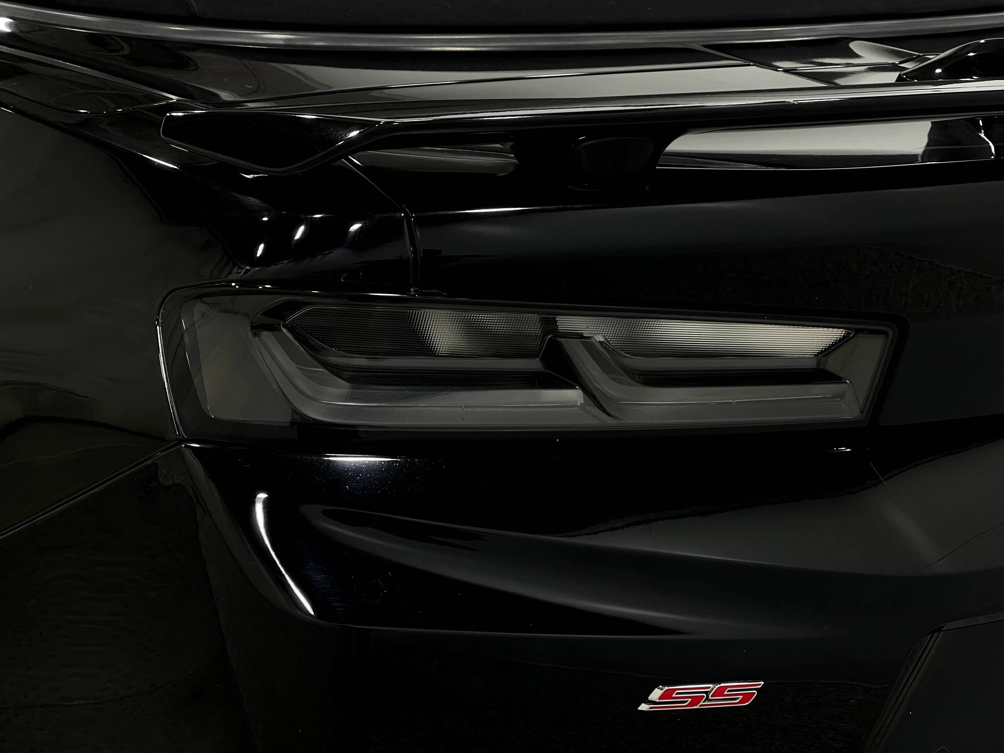 Used 2018 Chevrolet Camaro SS RWD image 31