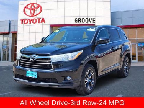 Used 2016 Toyota Highlander XLE AWD/4WD image 1