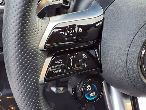 Used 2025 Mercedes-Benz GLC 43 AMG 4MATIC image 9