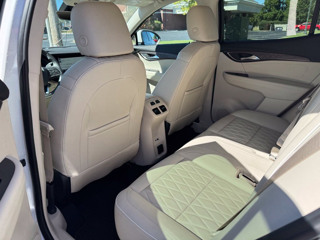 Used 2023 Buick Envision Avenir AWD/4WD image 13
