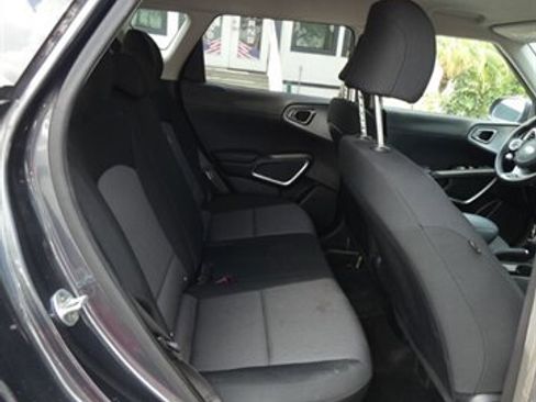 Used 2020 Kia Soul LX FWD image 50
