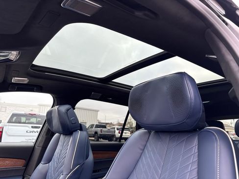 New 2026 Cadillac Vistiq Premium Luxury w/ LPO, Floor Liner Package image 17