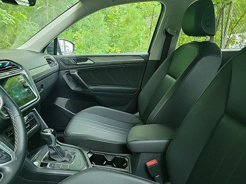 Used 2023 Volkswagen Tiguan SE FWD image 21