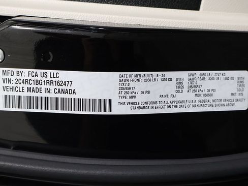 Used 2024 Chrysler Pacifica Touring-L FWD image 55