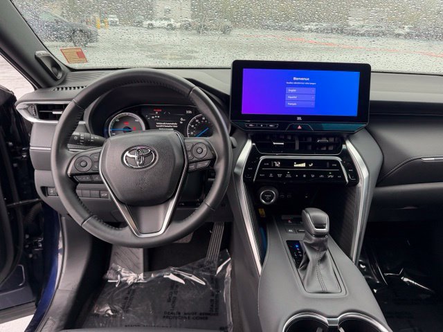 Certified 2024 Toyota Venza XLE AWD/4WD image 16