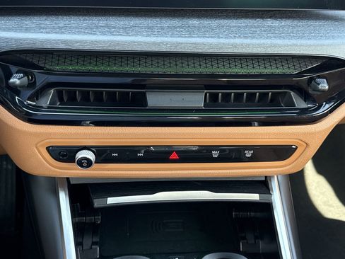 Used 2025 BMW 330i xDrive Sedan image 30