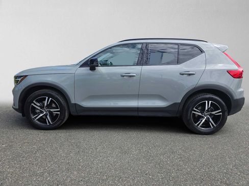 Used 2026 Volvo XC40 B5 Core w/ Climate Package AWD/4WD image 6