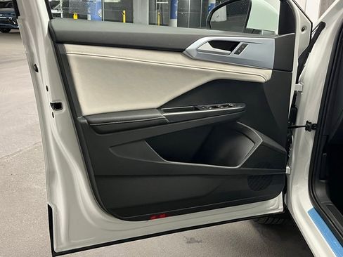 New 2026 Volkswagen Taos SE AWD/4WD image 18