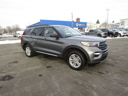 Used 2022 Ford Explorer XLT image 10