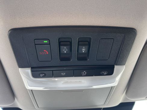 Used 2023 Nissan Pathfinder SL w/ SL Premium Package AWD/4WD image 17