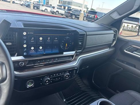 Used 2022 Chevrolet Silverado 1500 LT AWD/4WD image 23