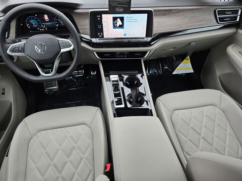 New 2026 Volkswagen Atlas SEL Premium R-Line image 10