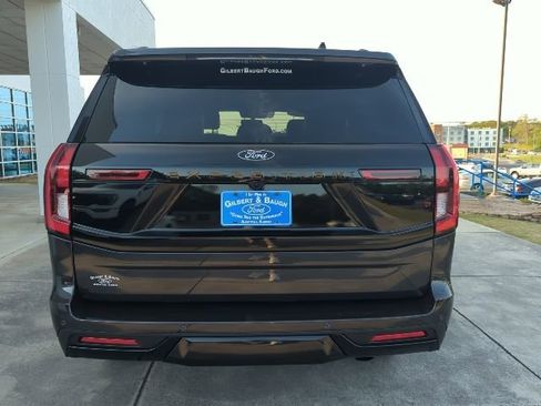 Used 2025 Ford Expedition Tremor AWD/4WD image 6