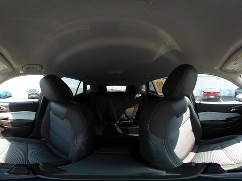 Used 2025 Chevrolet Trax LT FWD image 42