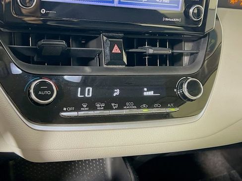 Used 2021 Toyota Corolla LE w/ LE Convenience Package FWD image 23